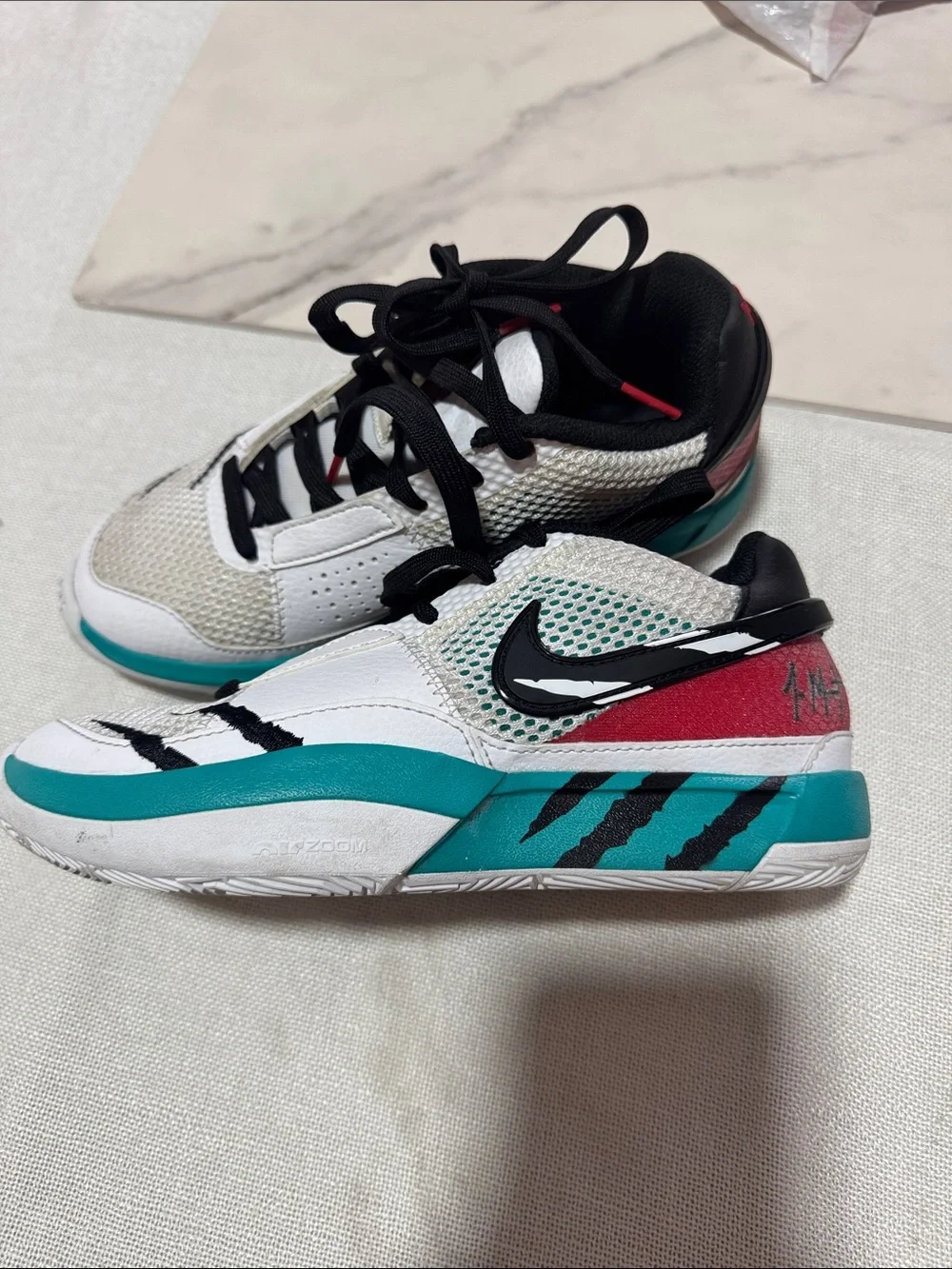 Nike Kids White Teal & Black Low-Top Sneakers